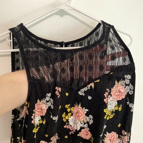 TORRID 1 Plus Size Super Soft Crew Neck Lace Yoke Tank Black Pink Yellow Floral - Picture 6 of 16